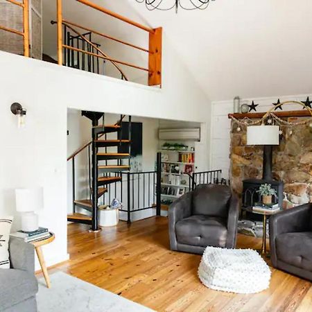 Hot Tub Charming & Chic Mountain Gem On Sleepy Creek Villa Бъркли Спрингс Екстериор снимка
