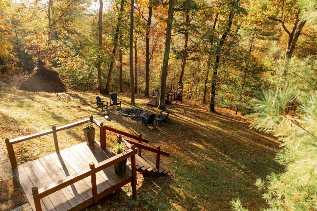 Hot Tub Charming & Chic Mountain Gem On Sleepy Creek Villa Бъркли Спрингс Екстериор снимка