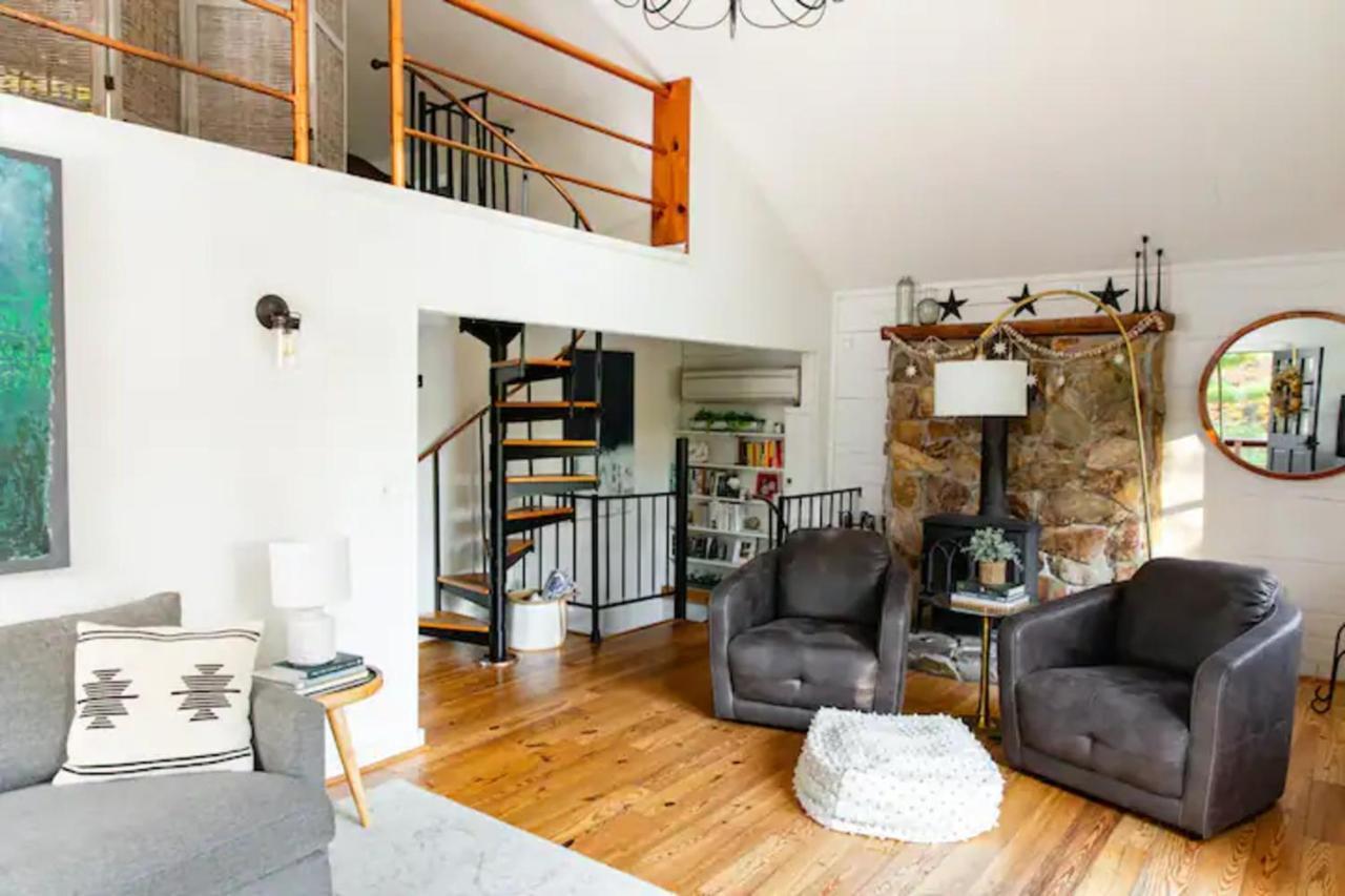 Hot Tub Charming & Chic Mountain Gem On Sleepy Creek Villa Бъркли Спрингс Екстериор снимка