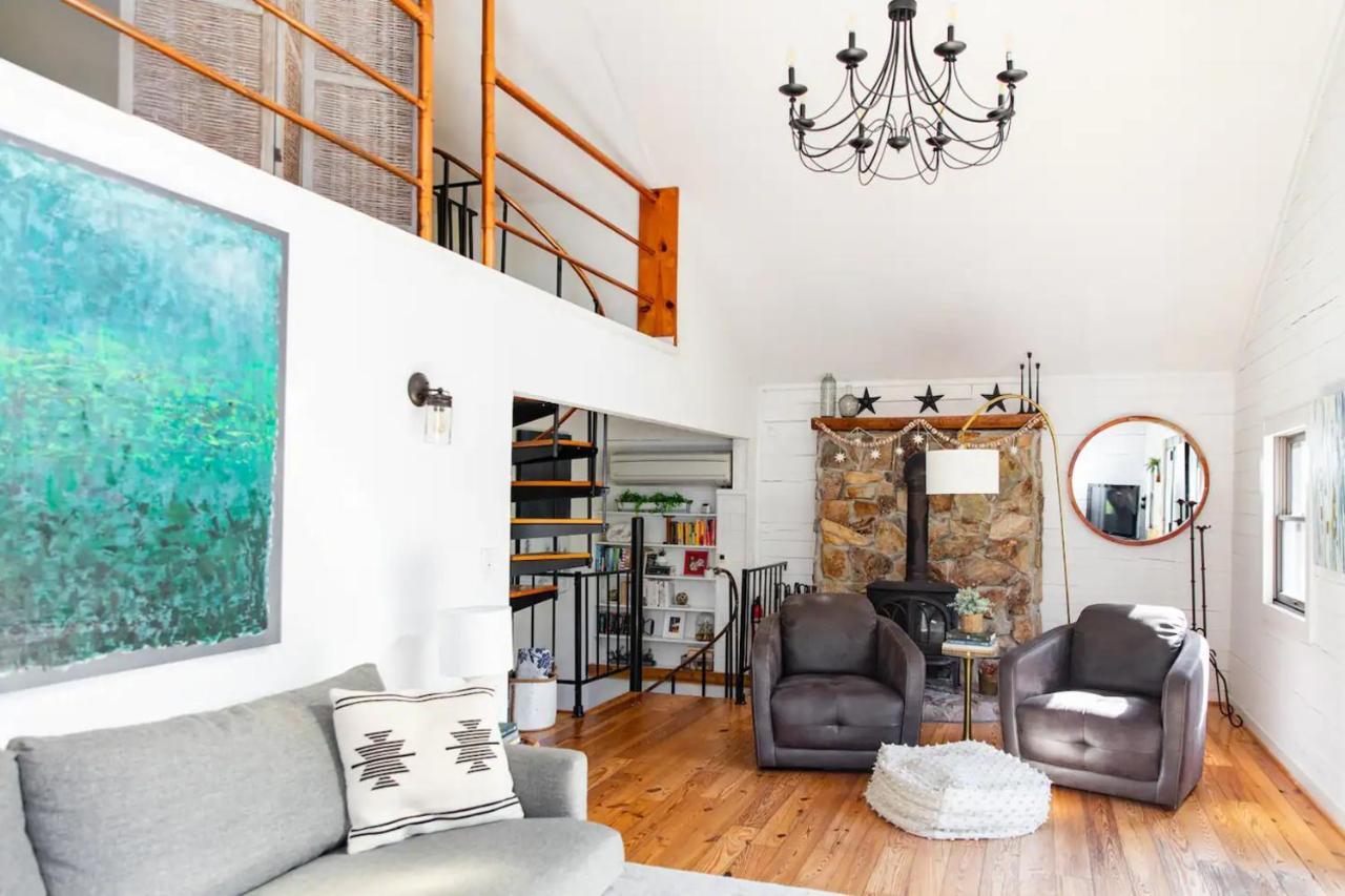 Hot Tub Charming & Chic Mountain Gem On Sleepy Creek Villa Бъркли Спрингс Екстериор снимка